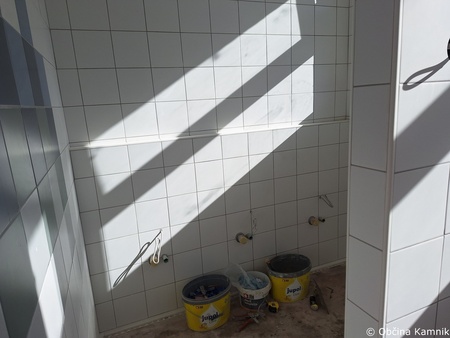 Prenova sanitarij na bazenu Pod skalco (17)